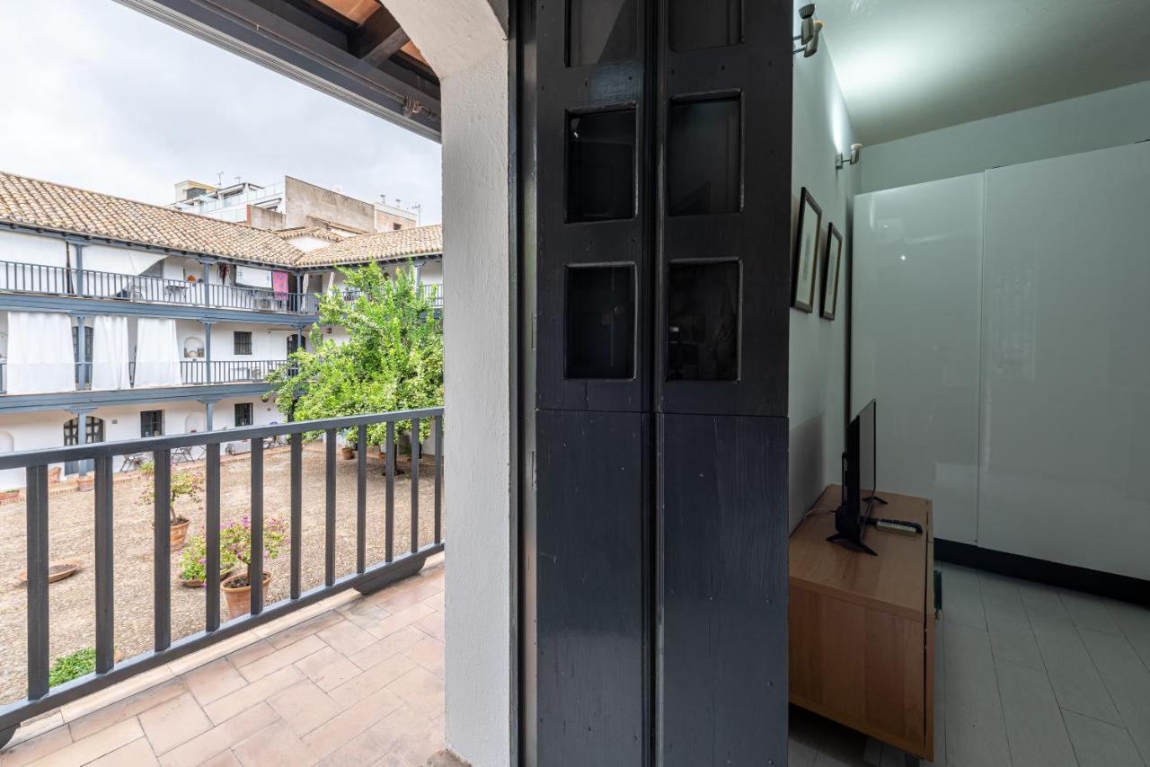Apartamento En Monumento Historico Nacional Corral Del Conde-Duque De Olivares Севілья Екстер'єр фото