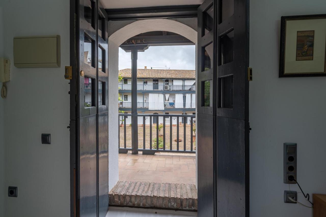 Apartamento En Monumento Historico Nacional Corral Del Conde-Duque De Olivares Севілья Екстер'єр фото